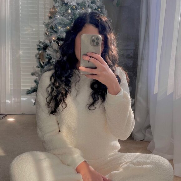 Teddy Bear Sherpa Loungewear Set In Cream Color - Picture 4 of 4